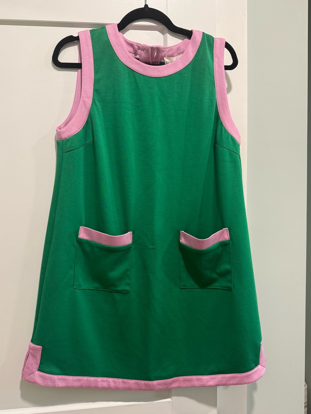 entro Green Shift Dress with Pink Trim - Picture 4 of 6